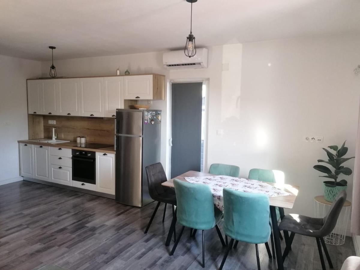 Apartments Nana Biograd Na Moru Eksteriør billede